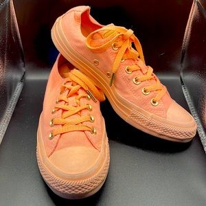 Peach color all-over converse with gold details